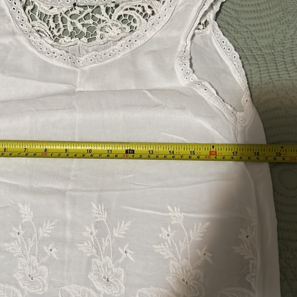 Bundle 2 embroidered lace, floral-lace detailing, sleeveless tops white - Picture 12 of 16